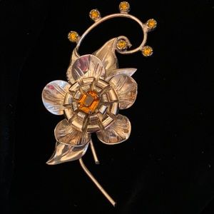 Vintage Sterling flower brooch w/amber rhinestones